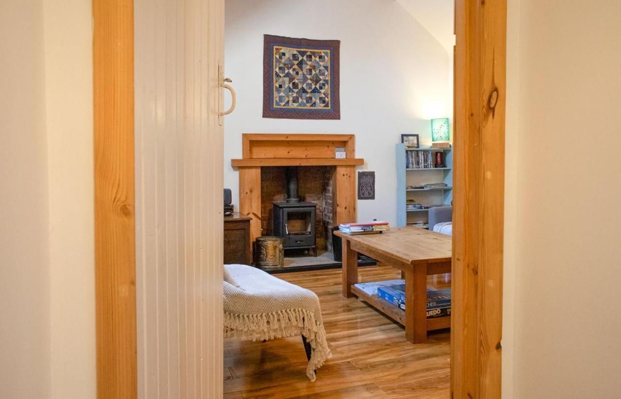 Villa Half Of 12 Camustianavaig à Camastianavaig Extérieur photo